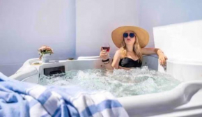 Luxury Vacation Villa Irene with private juccuzi
